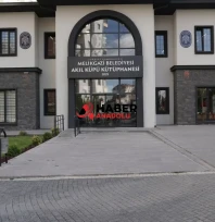 GENÇLERE VE GELECEĞE IŞIK TUTAN YATIRIMI: AKIL KÜPÜ KÜTÜPHANELERİ