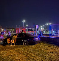 Kaldırıma çarpıp Millet Bahçesi'ne uçtu