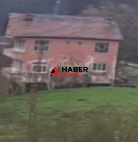 Kastamonu'da heyelan sebebiyle tahliye edilen ev çöktü