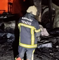 Kayseri Büyükşehir İtfaiyesi, Kırıkkale'deki Yangında Canla Başla Mücadele Ediyor