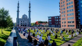 Hollanda'da 'Cami Takibi' Skandalı