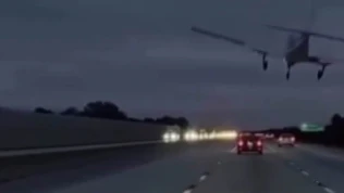 Florida'da Çift Motorlu Uçak Araçla Çarpıştı