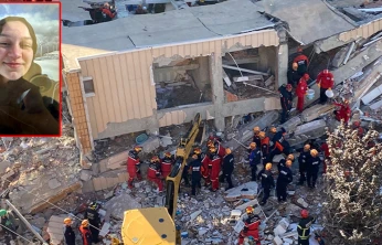 Enkazdan Kurtulan Dilara Ailesinin Mezarına Gitti