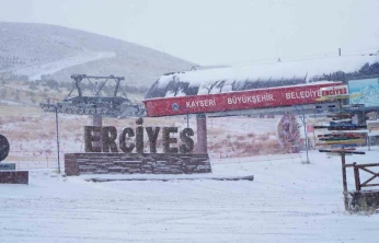 Erciyes Kayak Merkezi Beyaza Büründü, Sezon Açılıyor