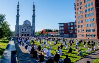 Hollanda'da 'Cami Takibi' Skandalı