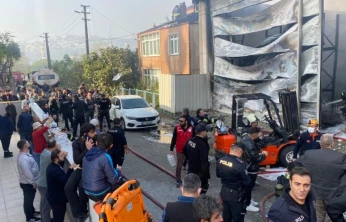 Kocaeli'de Fabrika Yangını Can Aldı