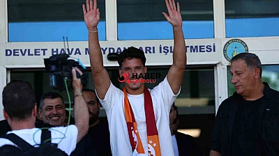 Deniz Gül, Galatasaray için İstanbul'da