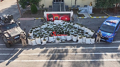 Diyarbakır'da 2 ton 200 kilogram esrar ele geçirildi