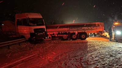 Ortalık savaş alanına döndü: 7 araç birbirine çarptı