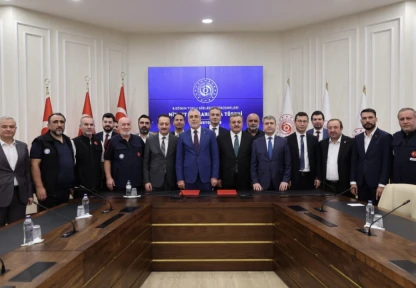 '11 Hizmet Kolunda İmzalar Atıldı, Zam Kararı Hakem Kurulunda'
