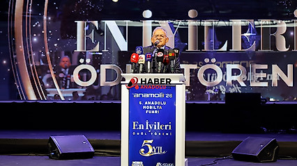 Büyükkılıç, mobilya fuarında firmalarla bir araya geldi