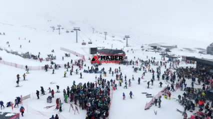 Erciyes sömestirin ilk hafta sonunda 250 bin kişiyi ağırladı