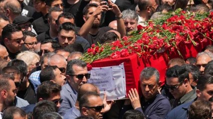 Ferdi Zeyrek, binlerce Manisalının gözyaşları ve duaları eşliğinde son yolculuğuna uğurlandı