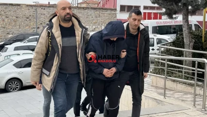 Emekli doktorun 650 bin 500 dolarını dolandıran şüpheliler yakalandı