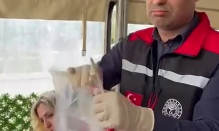 Adana'da pişmiş tavuğun üzerine çiğ tavuk taktığı görüntüler üzerine cezai işlem uygulandı