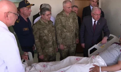 Bakanı Güler, metan gazından zehirlenen askerleri ziyaret etti