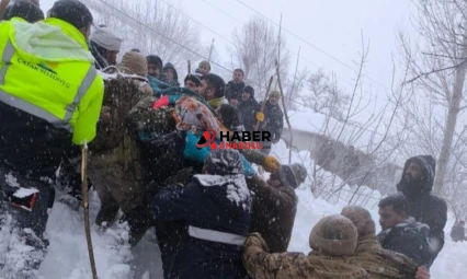 Çığ düştü: 22 ev boşaltıldı