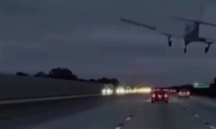 Florida'da Çift Motorlu Uçak Araçla Çarpıştı