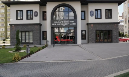 GENÇLERE VE GELECEĞE IŞIK TUTAN YATIRIMI: AKIL KÜPÜ KÜTÜPHANELERİ