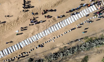 Hapishanelerinde Ölen 54 Filistinli Toplu Mezara Defnedildi