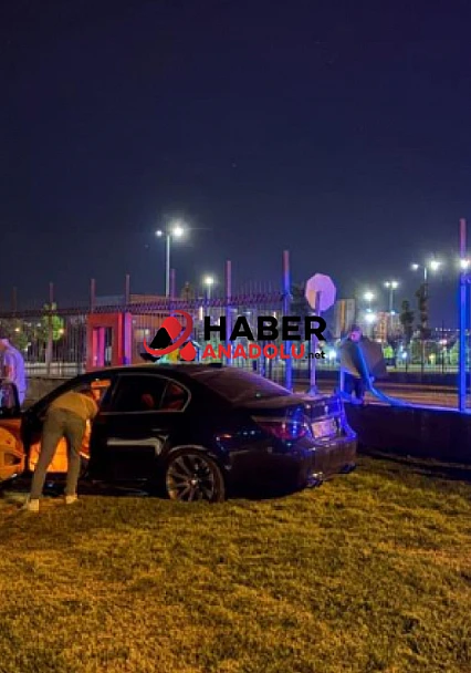 Kaldırıma çarpıp Millet Bahçesi'ne uçtu
