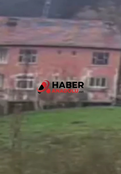 Kastamonu'da heyelan sebebiyle tahliye edilen ev çöktü