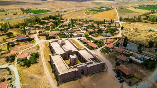 Büyükkılıç'tan 792 yıllık tarihi Sultanhanı'na davet