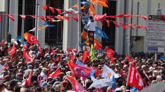 IMF'yi Türkiye'den gönderince Babacan'ın yüzü kızardı