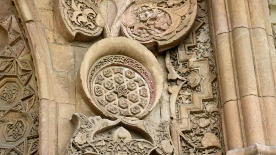Dünyada eşi benzeri yok, ince işçilikle yenileme çalışmaları sürüyor