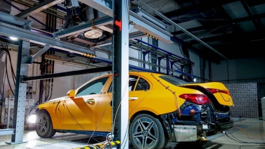 Mercedes-Benz, çarpışma testinin röntgenini çekti