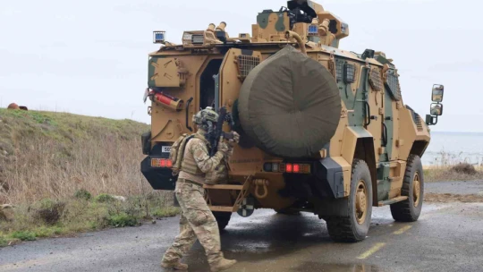 SAS Komandolarının nefes kesen el yapımı patlayıcı eğitimi
