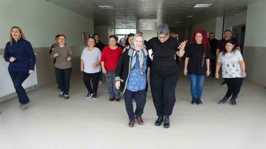 Tazelenme Üniversitesi'nde eğlenerek bilgilerini tazeliyorlar