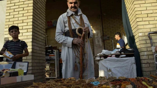 Türkiye'de kahvesi, Irak'ta tesbihi yapılıyor