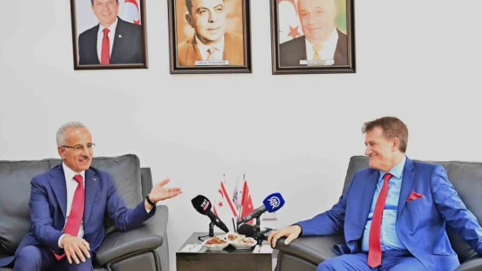 Ulaştırma ve Altyapı Bakanı Uraloğlu, KKTC Cumhurbaşkanı Tatar ile görüştü