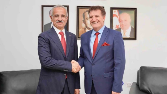 Ulaştırma ve Altyapı Bakanı Uraloğlu, KKTC Cumhurbaşkanı Tatar ile görüştü