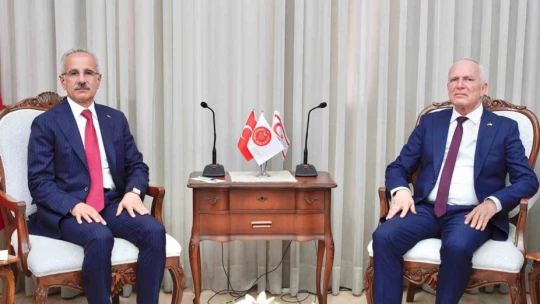 Ulaştırma ve Altyapı Bakanı Uraloğlu, KKTC Cumhurbaşkanı Tatar ile görüştü