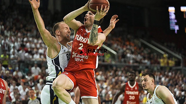 12 Dev Adam'dan kritik galibiyet