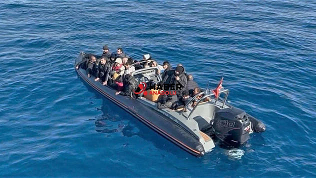 2 göçmen kaçakçısı ile 101 düzensiz göçmen yakalandı