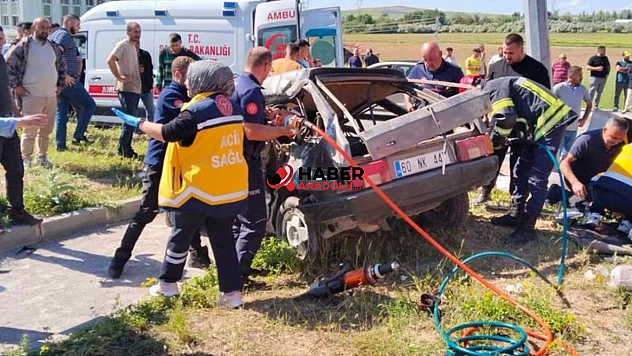 2 otomobil çarpıştı 3 ölü, 5 yaralı