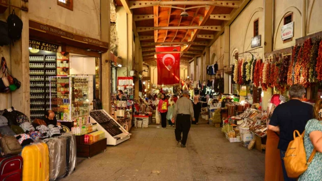 523 yıllık tarihi çarşıda ekonomi küllerinden doğdu