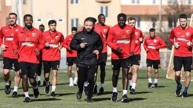 9 futbolcunun sözleşmesi bitti