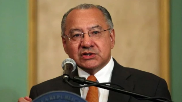 ABD'nin eski Bolivya Büyükelçisi Küba'ya casusluk yaptığını itiraf etti