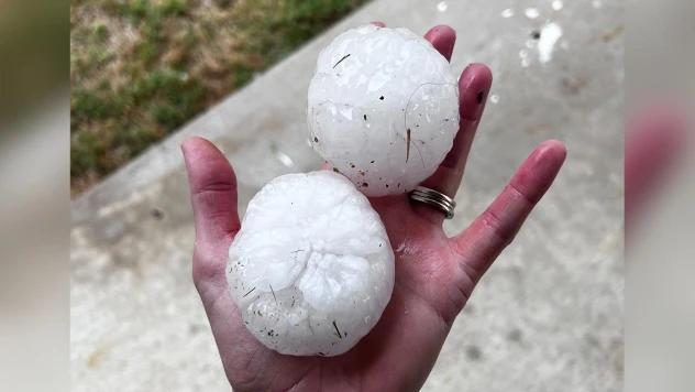 ABD'yi fırtına vurdu, Texas'ta ceviz büyüklüğünde dolu yağdı