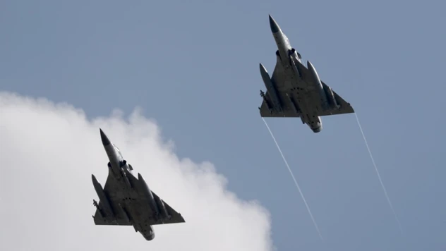 Ada çevresinde Çin'e ait 66 savaş uçağı ve 14 gemi tespit edildi