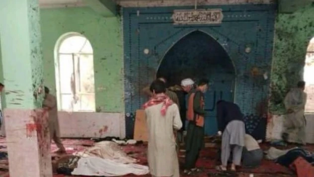 Afganistan'da camide saldırı: Ölü ve yaralılar var