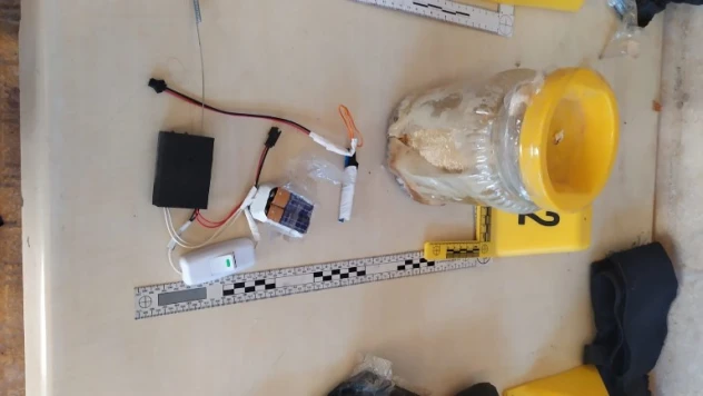 Afrin'de patlamaya hazır bombalı düzenek ile canlı bomba yeleği ele geçirildi