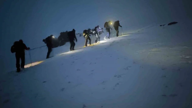 Ağrı Dağı'nda kaybolan 2 dağcının cansız bedenine ulaşıldı