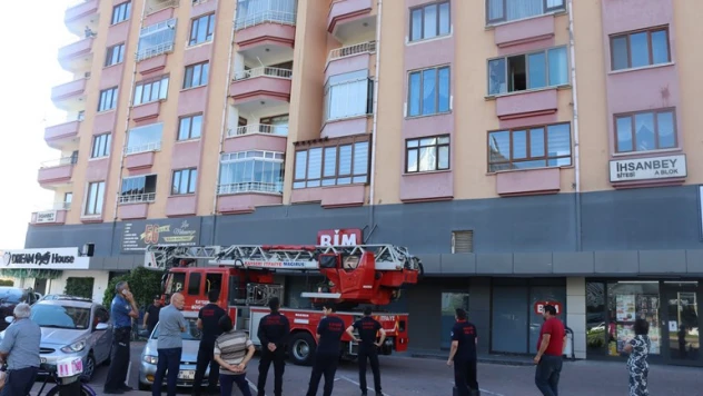 Ailesinden 9 kişiyi rehin aldı