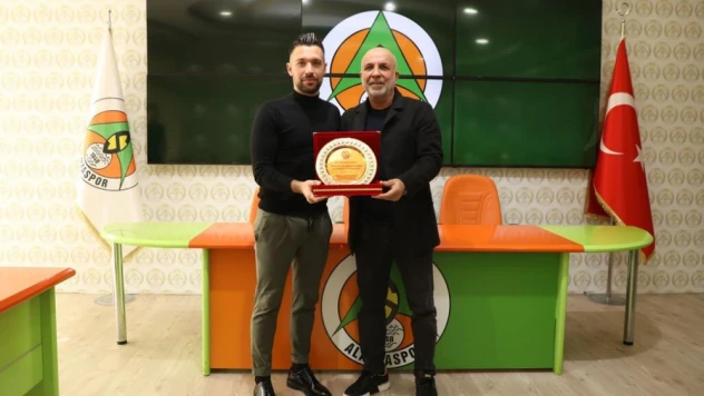 Alanyaspor, Teknik Direktör Farioli ile yolların ayrıldığını açıkladı