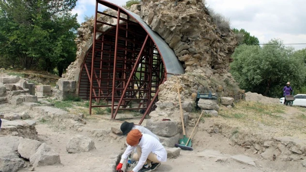 Keykubadiye Sarayı'nda yeni mekanlar ortaya çıkmaya başladı.